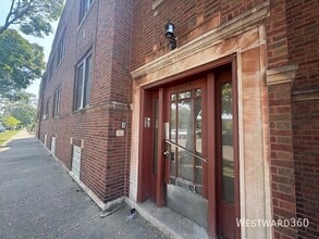 Building Photo - 6704 S Wood St