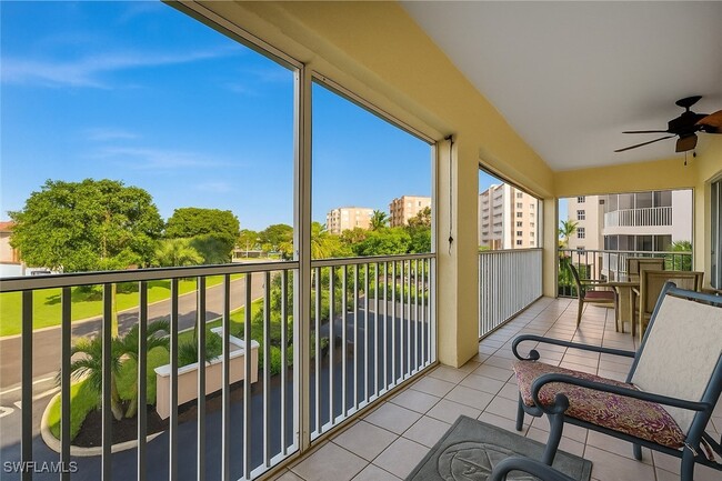Foto del edificio - 14819 Laguna Dr