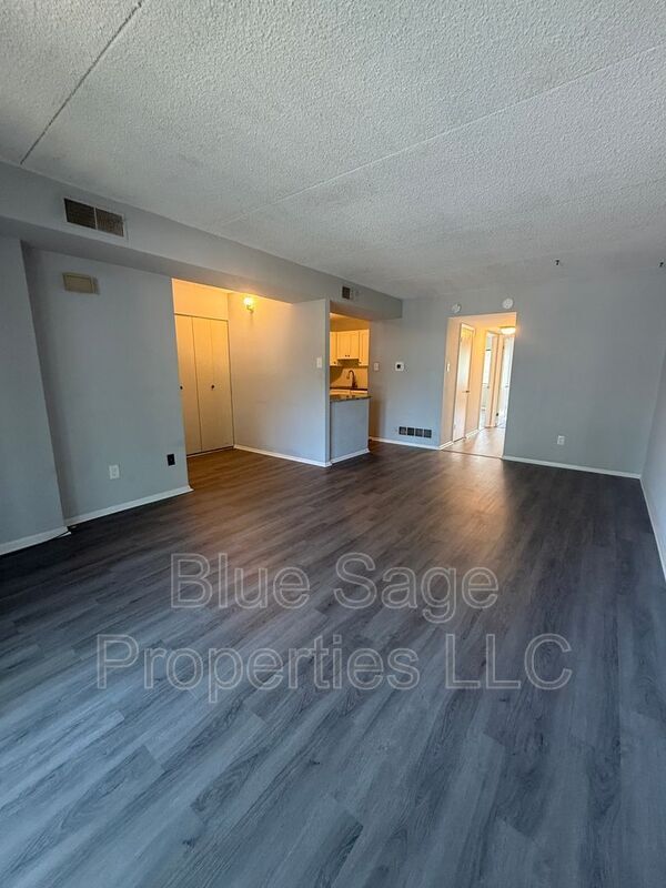 Building Photo - 722A Putnam Blvd