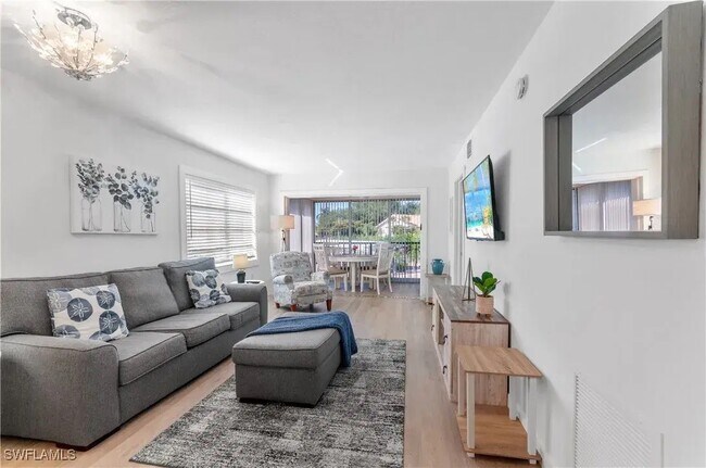 Sala de estar a la terraza - 5 High Point Cir W