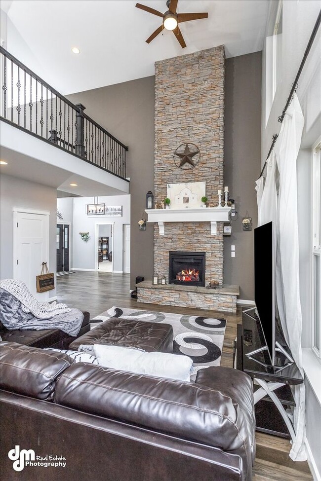 Building Photo - OPEN HOUSE THIS SATURDAY 6/1 12-2pm