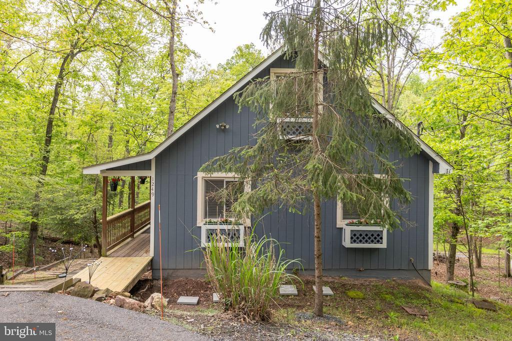 Primary Photo - 1249 Lakeview Dr