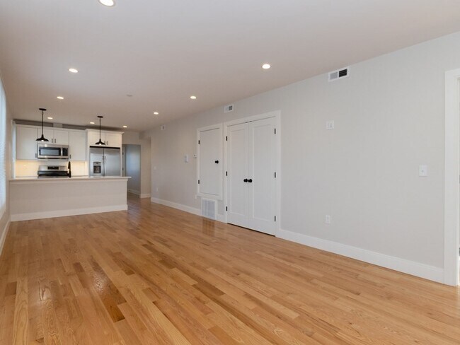 Building Photo - 5 Tovar St
