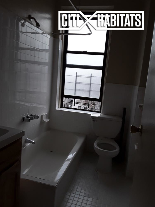 Building Photo - 406 E Fordham Rd