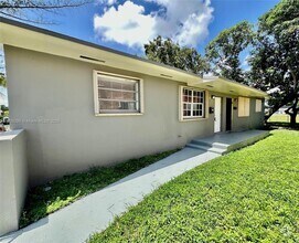 Building Photo - 1533 NW 53rd St