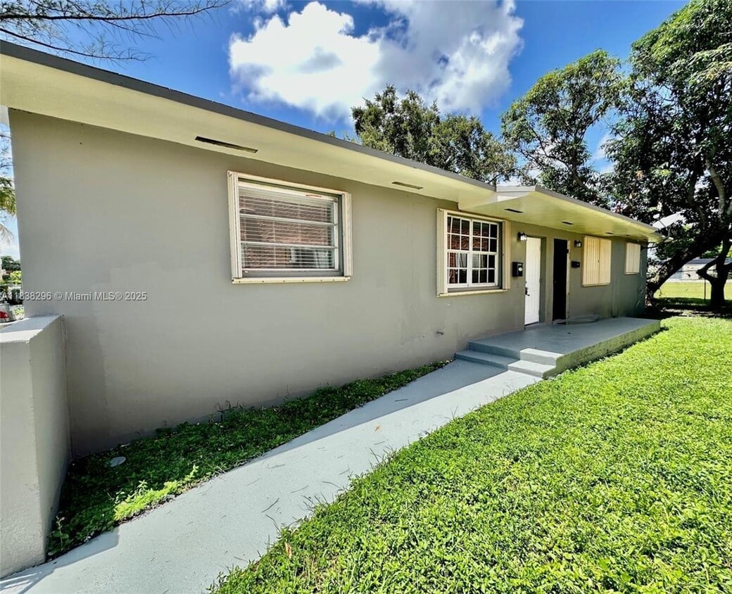 Primary Photo - 1533 NW 53rd St