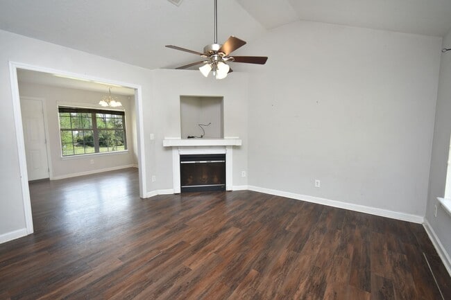 Building Photo - 3544 Mutimer Dr