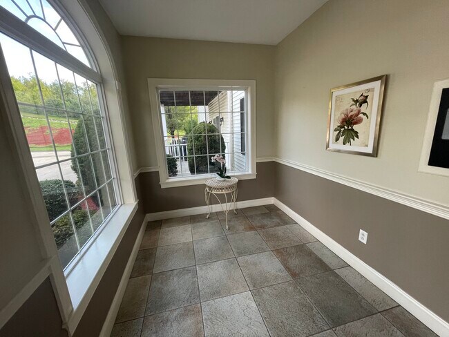 Foto del edificio - 233 Magill Dr