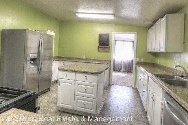 Building Photo - 3 br, 2 bath House - 275 N Robinson Avenue