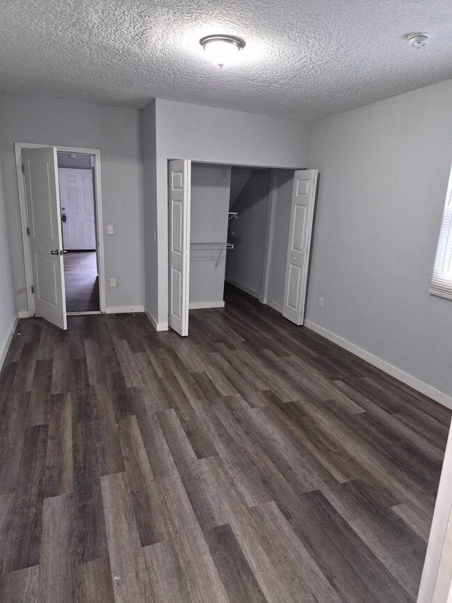 Foto del edificio - 211 E 17th St