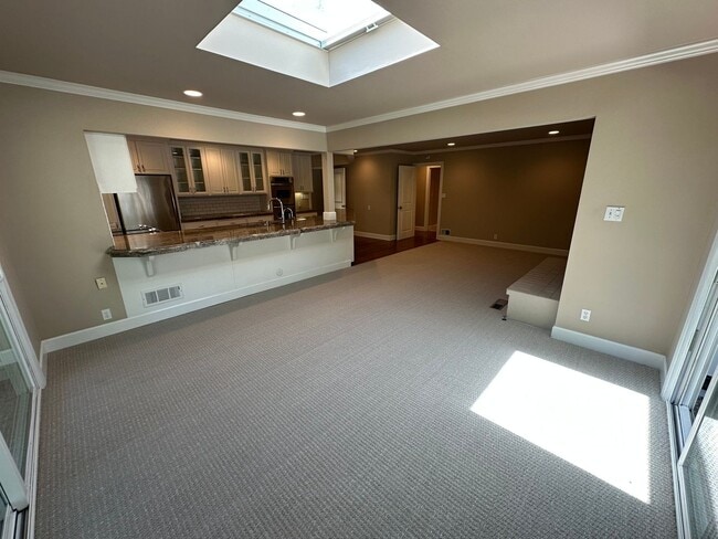 Building Photo - 5 Bed 3 Bath In Alamo W/ Pool