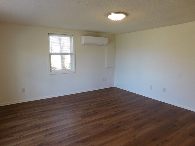 Foto del edificio - 421 Church Rd