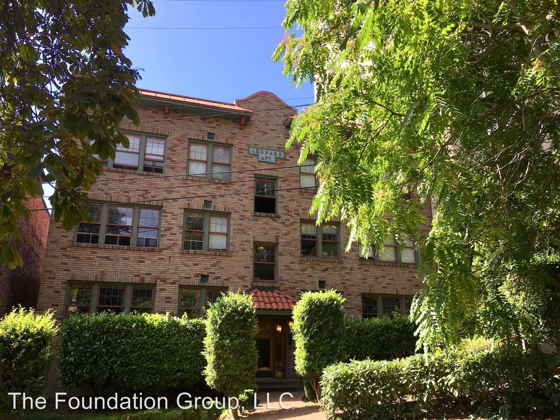 Primary Photo - 715 1st Ave W