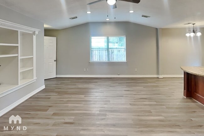 Building Photo - 3219 Glen Spring Dr