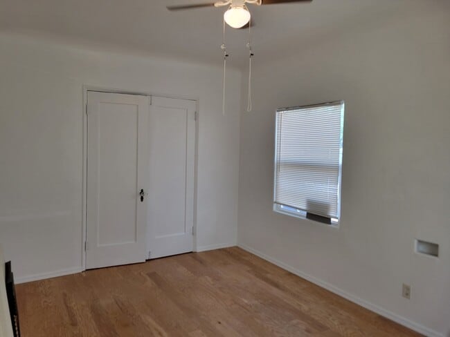 Building Photo - 820 S Arizona Ave