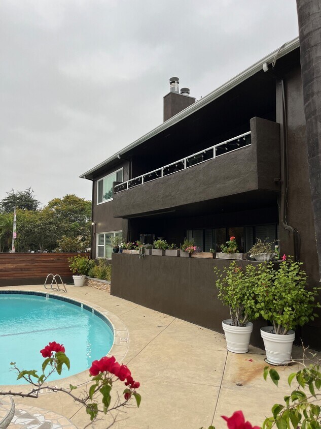 Foto principal - 349 S Linden Dr