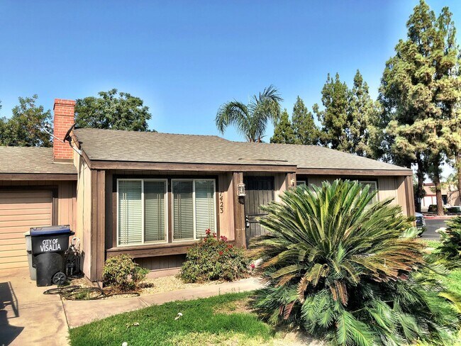 Building Photo - 1423 W Walnut Ave