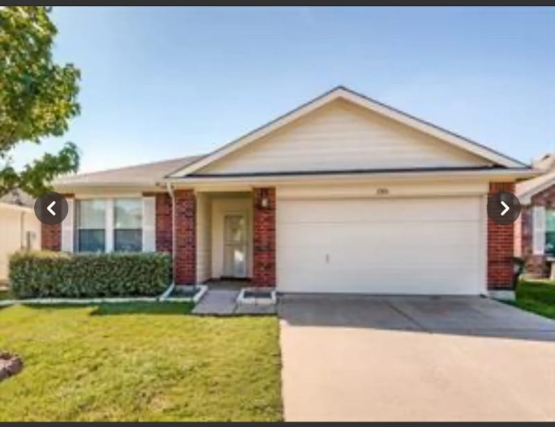 Primary Photo - 1206 Oak Hollow Ln