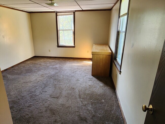 Building Photo - Benjamin st apt#4