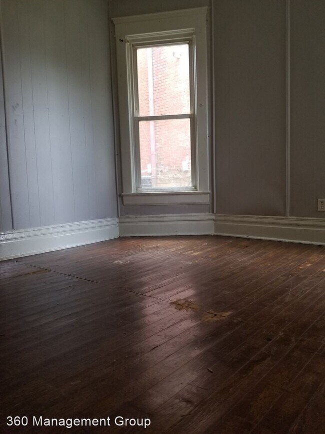 Building Photo - 5 br, 2 bath House - 148 W. Lexington Ave