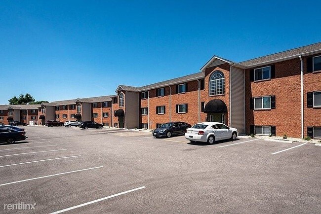 Building Photo - 820 Park Entrance Pl