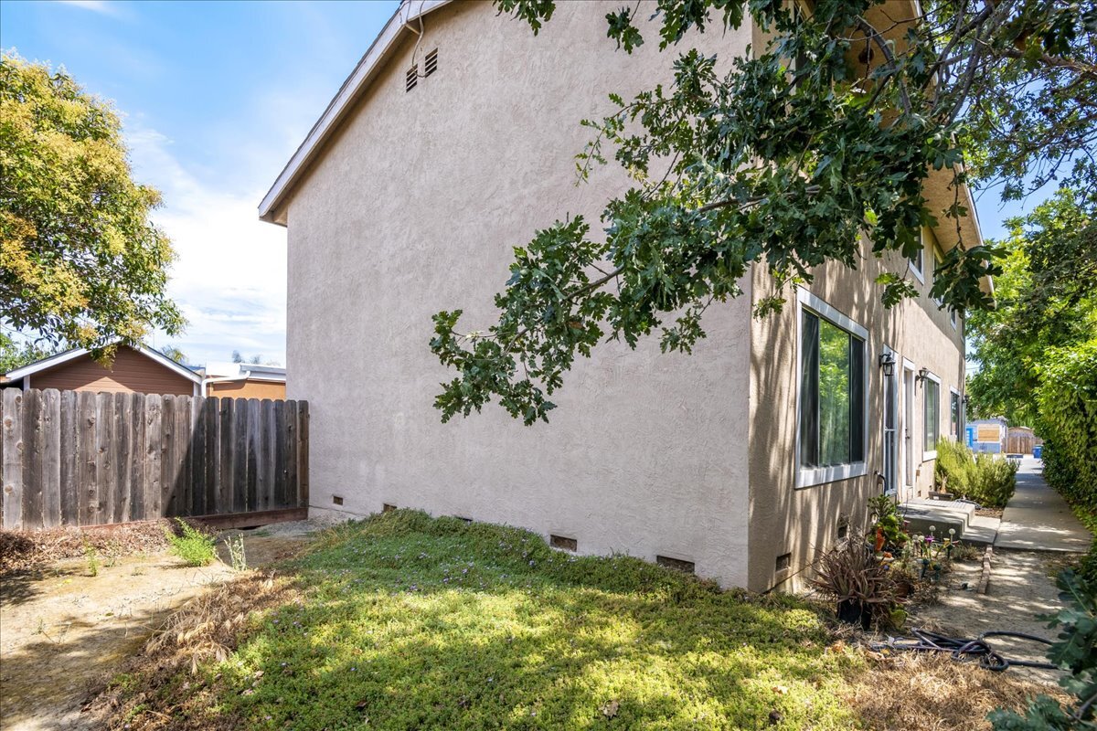  - 37073 Locust St