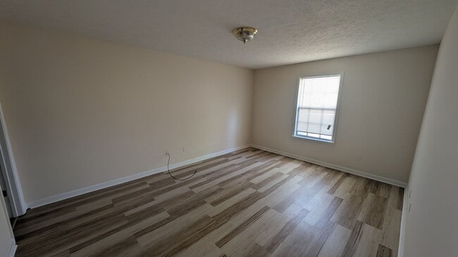 Foto del edificio - 210 Youngs Mill Rd