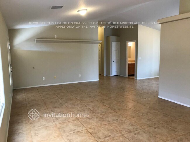 Building Photo - 2110 W Roundup St