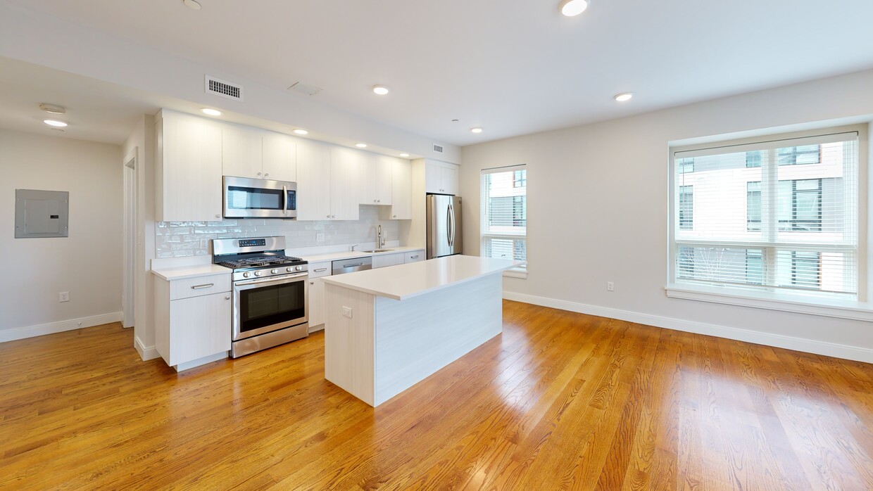 Photo - Everett St. Apartments