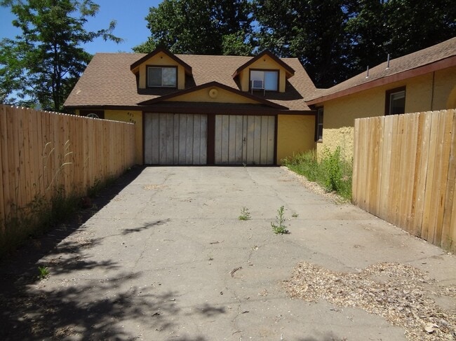 Building Photo - 473-455 Johnstonville Rd