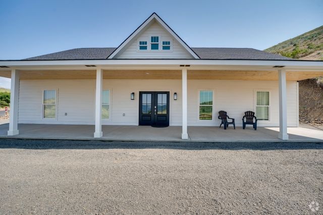 Building Photo - 40780 Clearview Dr N