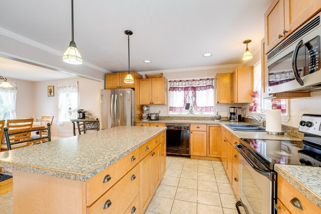 Building Photo - 800 Bridgton Rd