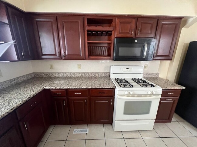 Photo - FOR RENT – West Reading Apartments