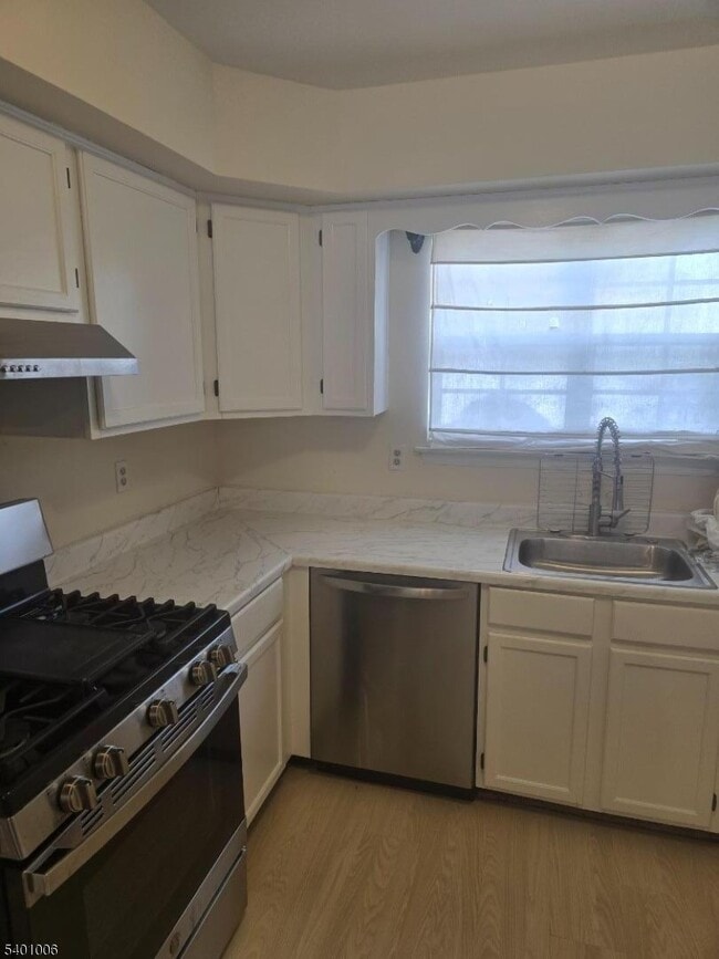 Building Photo - 754 Darlington Dr