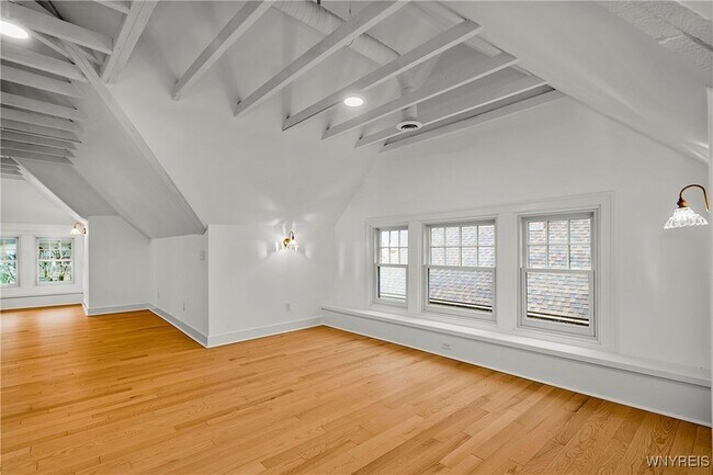 Foto del edificio - 681 Lafayette Ave