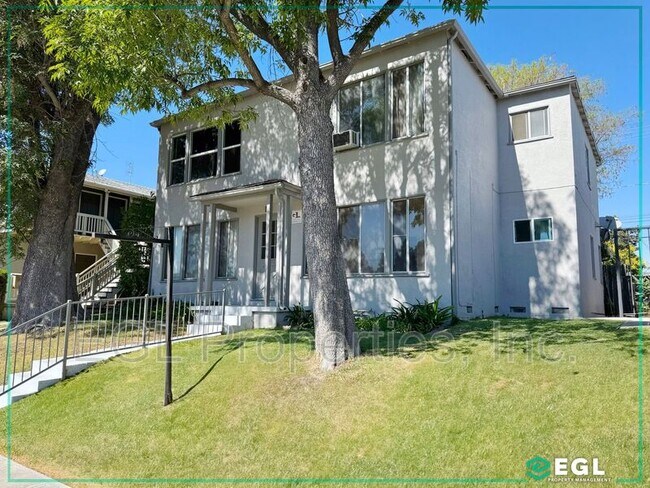 Foto del edificio - 2807 Victory Blvd