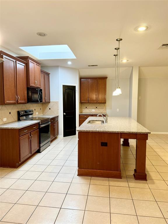 Building Photo - 633 Goldstone Ln
