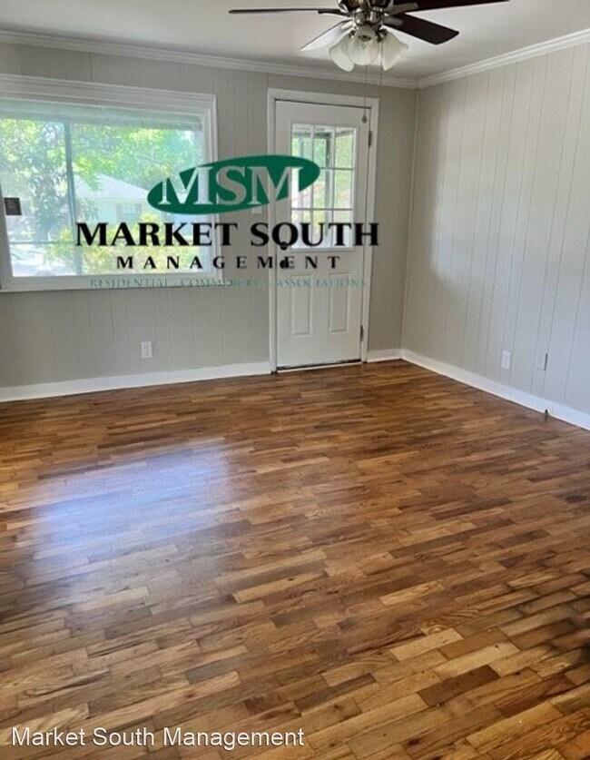 Building Photo - 3 br, 1 bath House - 702 W. 59th Street
