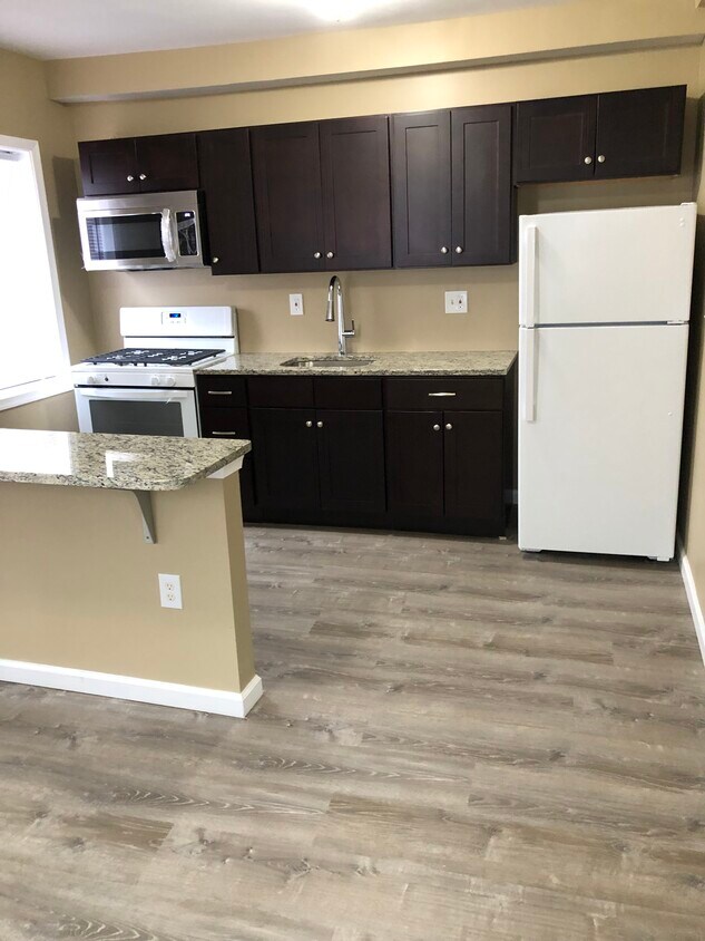 Kitchen - 1155 N Carey St