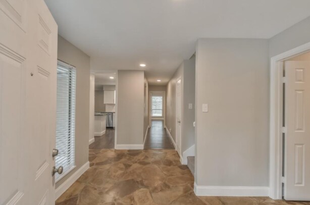 Foto del edificio - 2119 Woodstream Dr