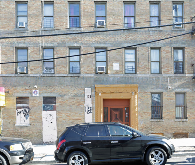 Building Photo - 3724-3728 Bronxwood