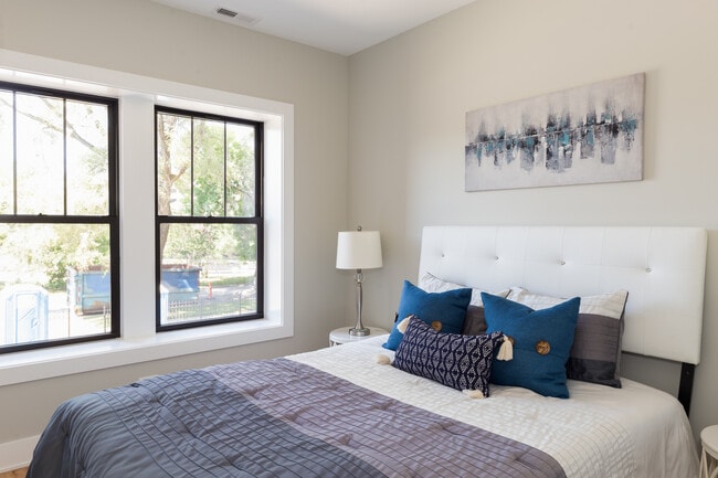 Building Photo - Bissell Apartments