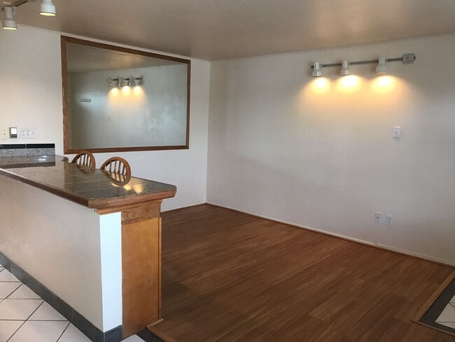 Foto del edificio - ONE MONTH FREE on this cat-friendly 1 BD o...