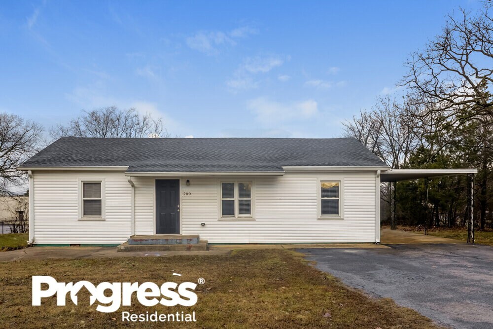 209 Stones River Rd, La Vergne, TN 37086 House Rental in La Vergne