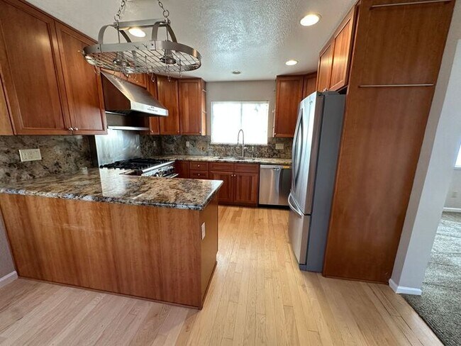 Foto del edificio - 285 Lemming Dr