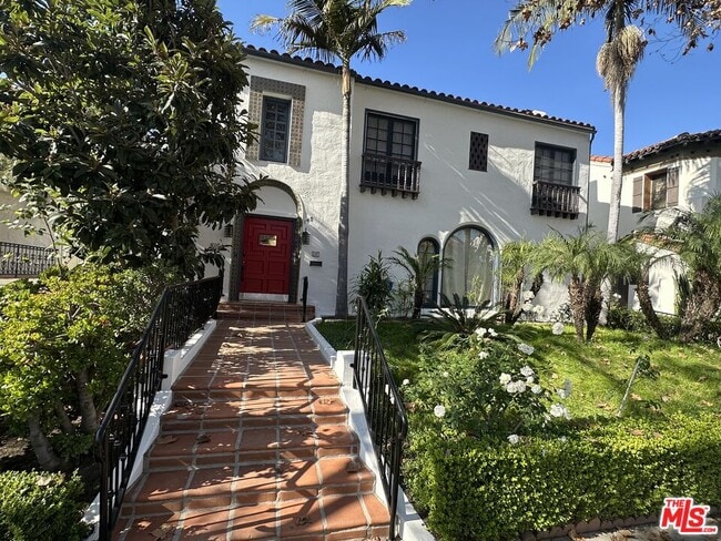 Building Photo - 147 N Orange Dr