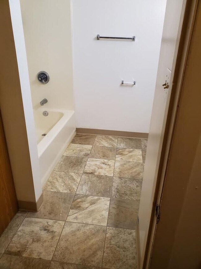 Foto del edificio - 3013 Chain Dr