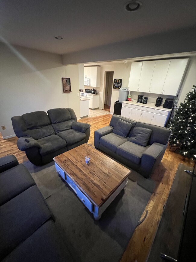 Living room - 285 E 12th Ave