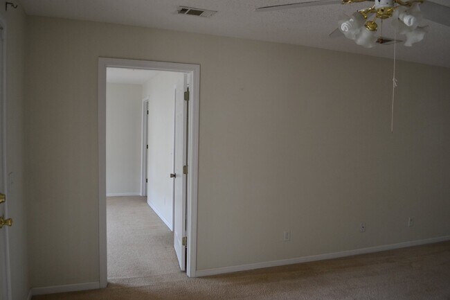 Foto del edificio - Apartment for Rent