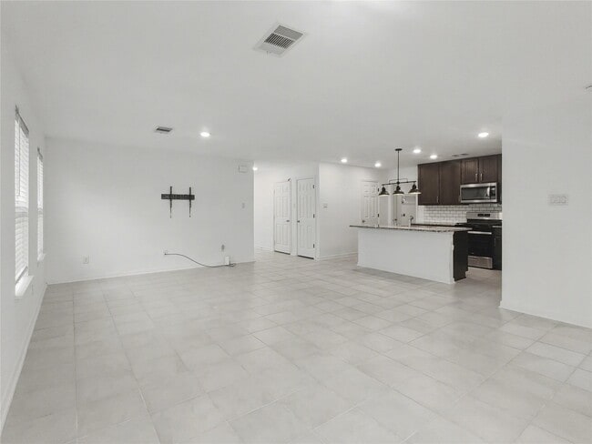 Building Photo - 1310 Cardinal Trail